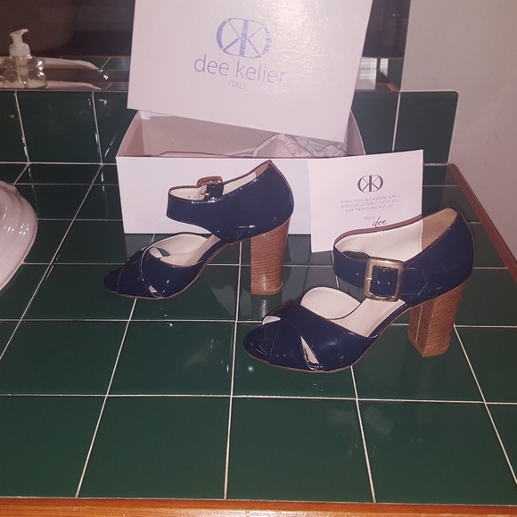 Dee Keller patent navy pumps - Picture 2 of 13